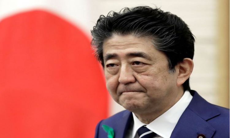 له ولس يې بښنه غوښتي؛ د جاپان لومړی وزیر شینزو ابې استعفا ورکړه 
